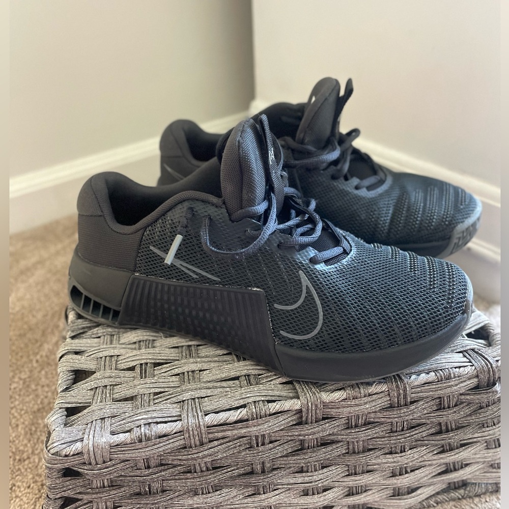 Nike Mens Metcon 9 size 9.5